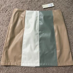 NWT: Size M Francesca’s Colorblock Pleather Miniskirt